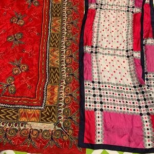 2 Oscar de la renta scarves